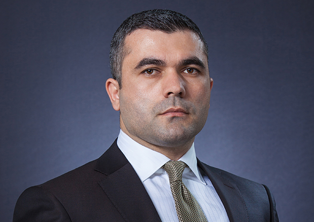 meshur-bankir-accessbandan-bank-respublikaya-kecdi